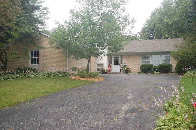 1st image of 205 Meadowbrook Ct