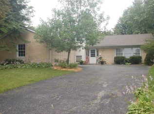 205 Meadowbrook Ct, Lake Zurich, IL 60047