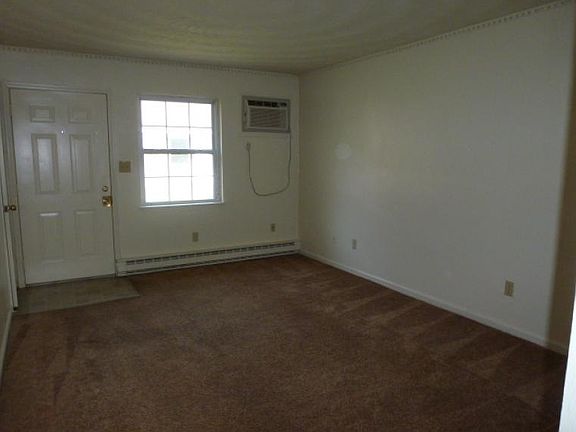 4th image of 6215 Wellington St