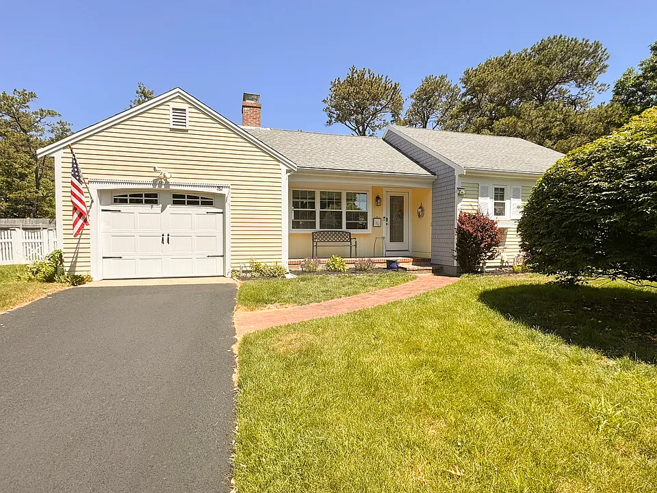 182 Beacon St