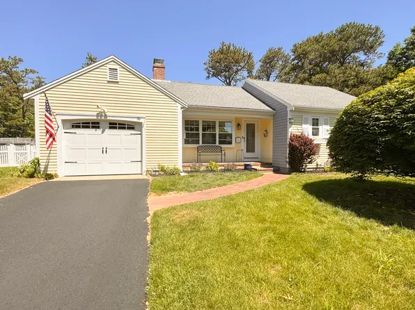 182 Beacon St, South Yarmouth, MA 02664