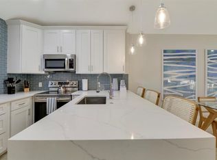 523 Club Dr, Palm Beach Gardens, FL 33418