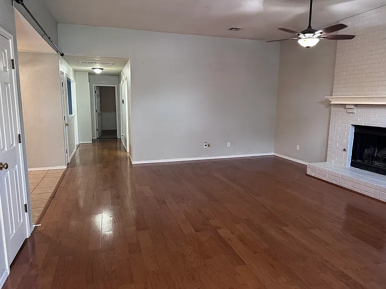 11232 S Nandina Ave — Photo 9