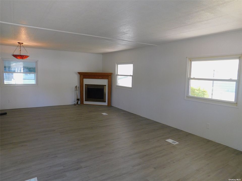 525/8 Riverleigh Ave Riverhead, NY, 11901 Apartments for Rent Zillow