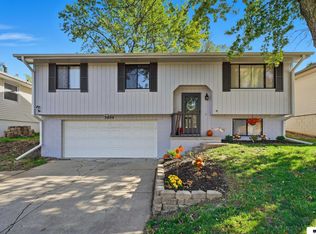 3804 S 56th St, Lincoln, NE 68506