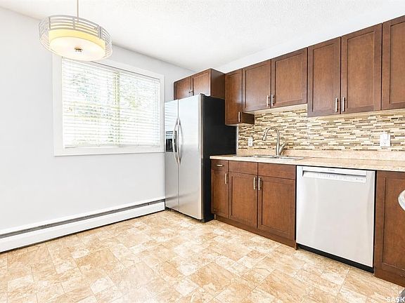 4th image of UNIT 11-2121 Rae STREET