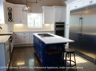 12101 Reinhardt Ln, Leawood, KS 66209