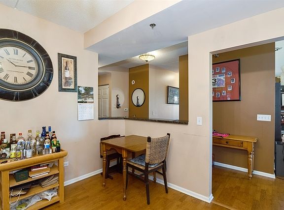 5th image of 410 W Mahogany Ct #409