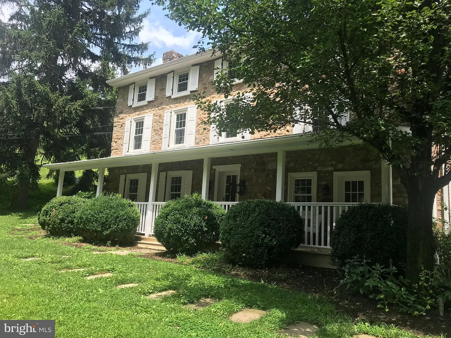 5 bed, 3.5 bath, 5161 sqft, $8,750 — Photo 3