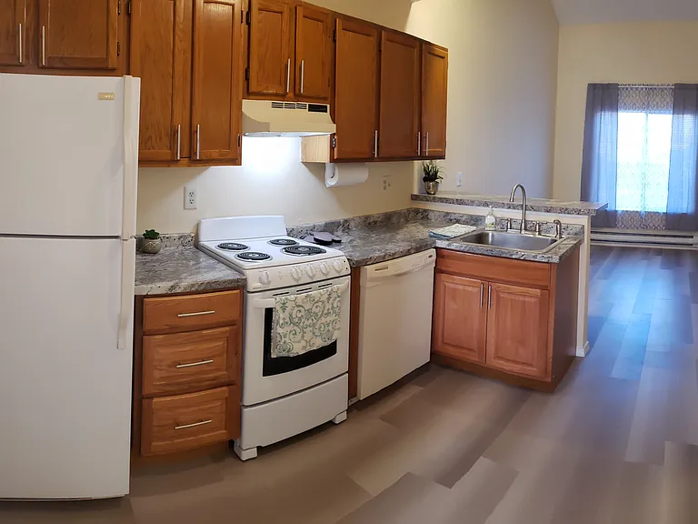 147 Wellington St — Photo 9