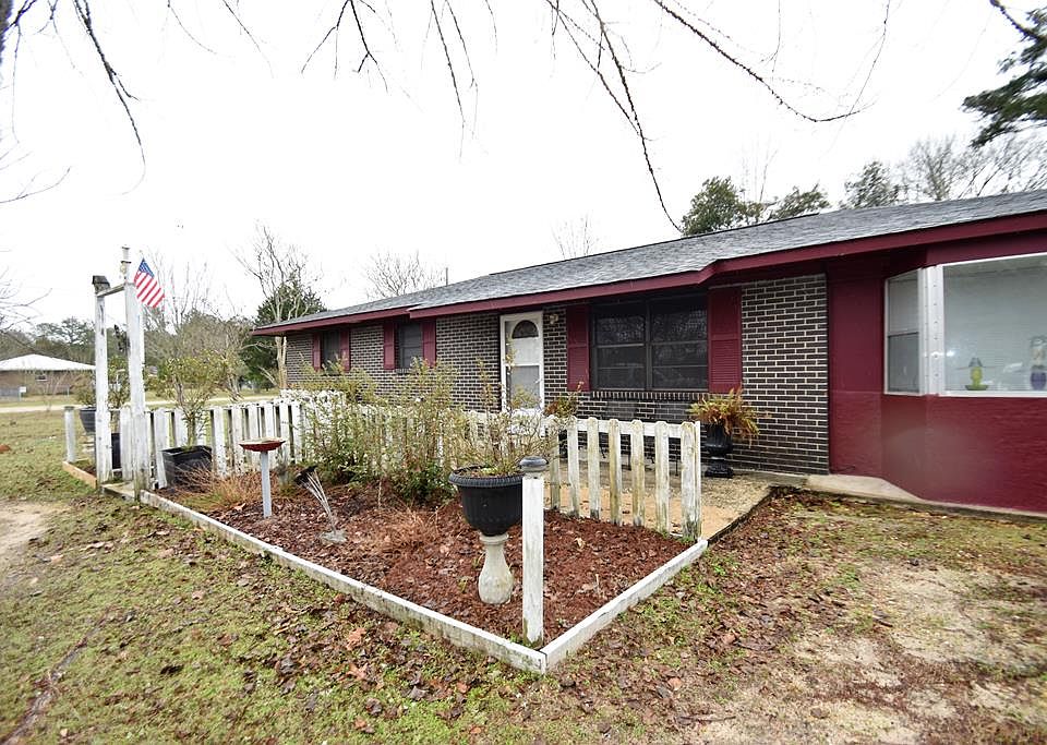 1st image of 214 Thornwood Dr