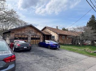 11 Lilac Ave, Woonsocket, RI 02895
