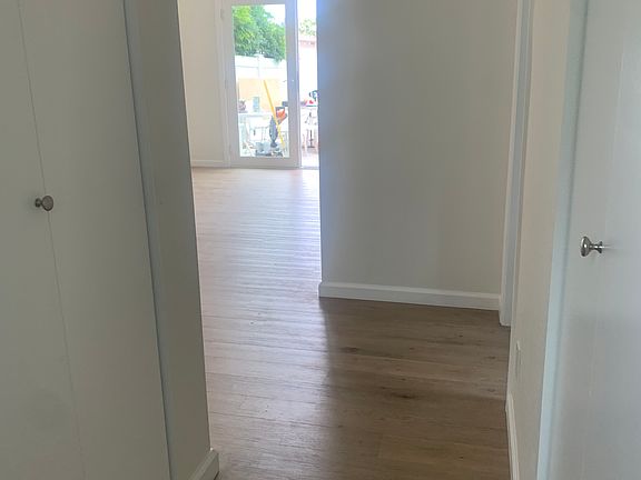 5th image of 8402 Loyola Blvd