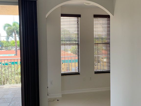 3rd image of 1800 Jackson St APT 305