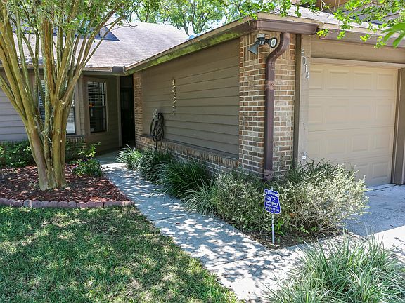 2nd image of 8014 International Village Dr