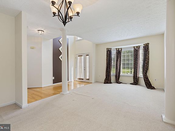 5th image of 2372 Albany Way