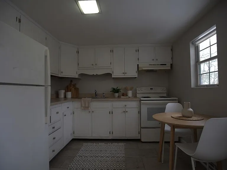 44 Abbott Rd — Photo 1