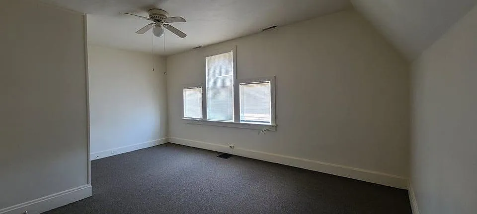 2 bed, 900 sqft, $850 — Photo 3