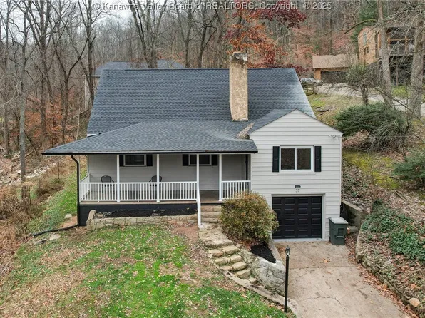 37 Lake Shore Dr, Cross Lanes, WV 25313
