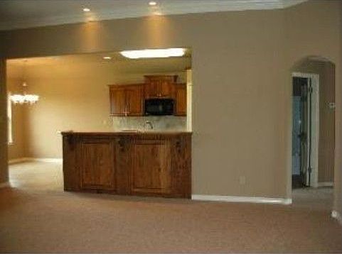 3rd image of 4122 Courtland Way