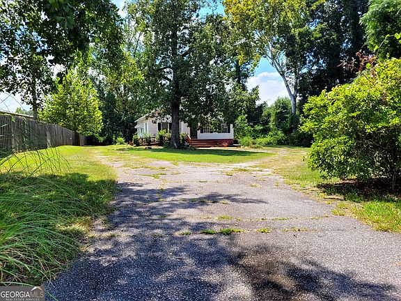 3rd image of 208 Manley Rd