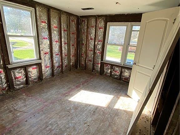 3rd image of 2344 Mishler Ave
