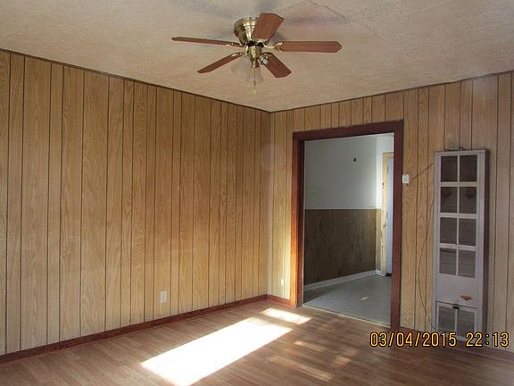 2nd image of 600 W 6th St