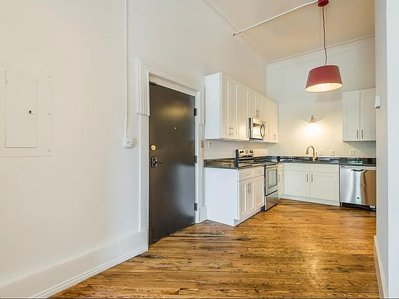 3rd image of 102 W Summit Hill Dr APT 201