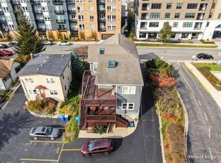 943 Maple Ave #B, Downers Grove, IL 60515