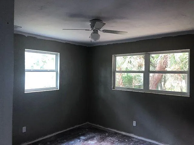 bedroom unit 3