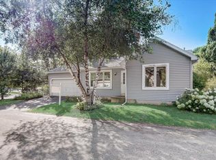 7101 E Valley Ridge Dr, Madison, WI 53719