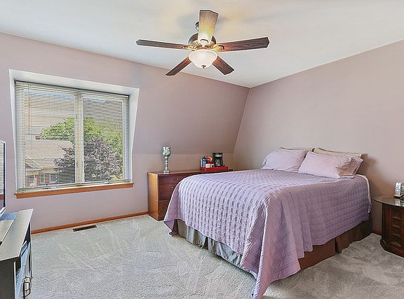4th image of 815 Pearson St #43