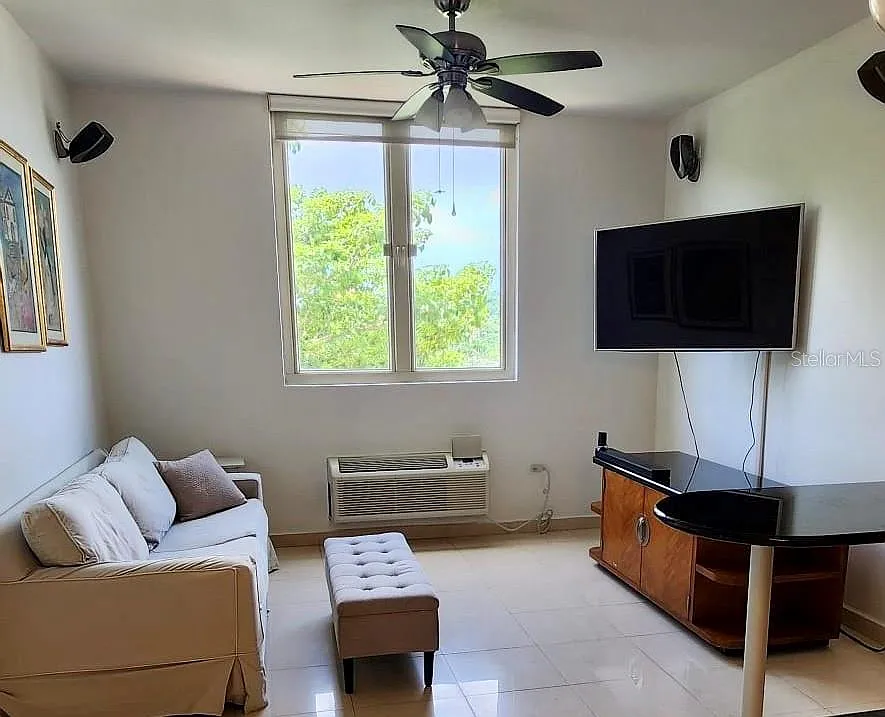 3 bed, 2.5 bath, 1835 sqft, $3,600 — Photo 4