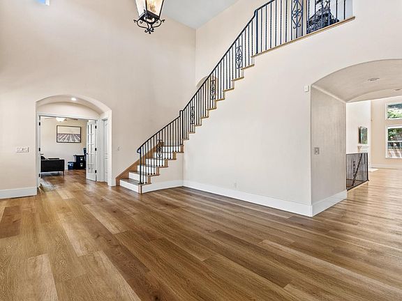 5th image of 1158 Teresa Ln