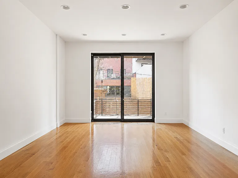 1582 Pacific St #A — Photo 1
