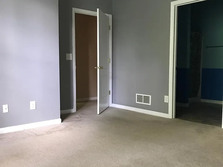 116 Courtyard Ln — Photo 12