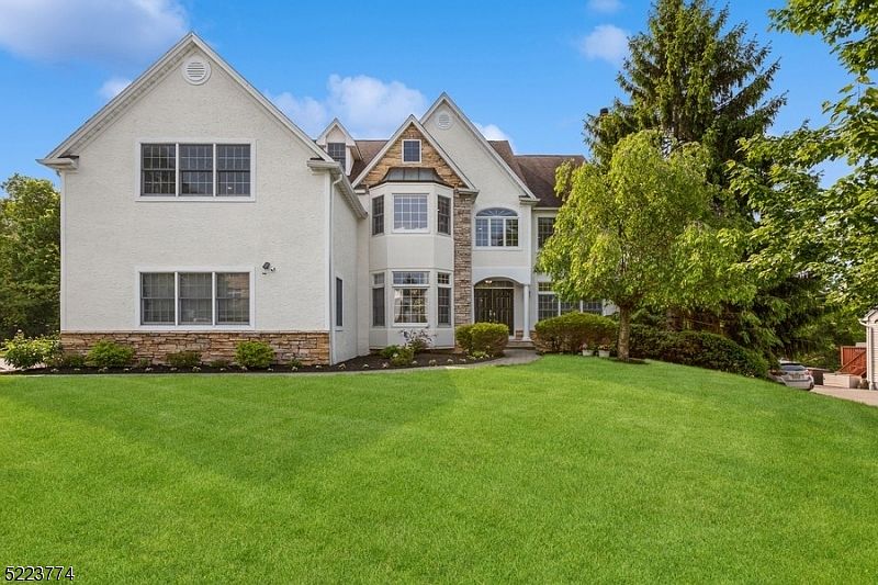 1st image of 15 Kinzel Ln