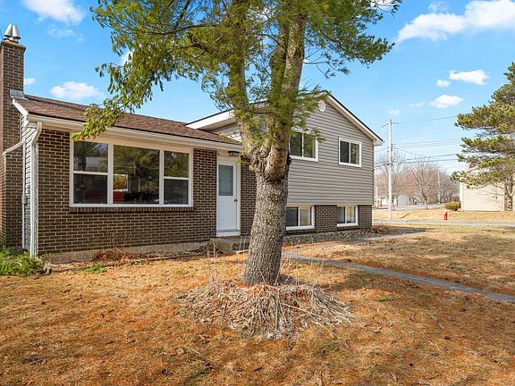 2nd image of 2 Delmac Ct