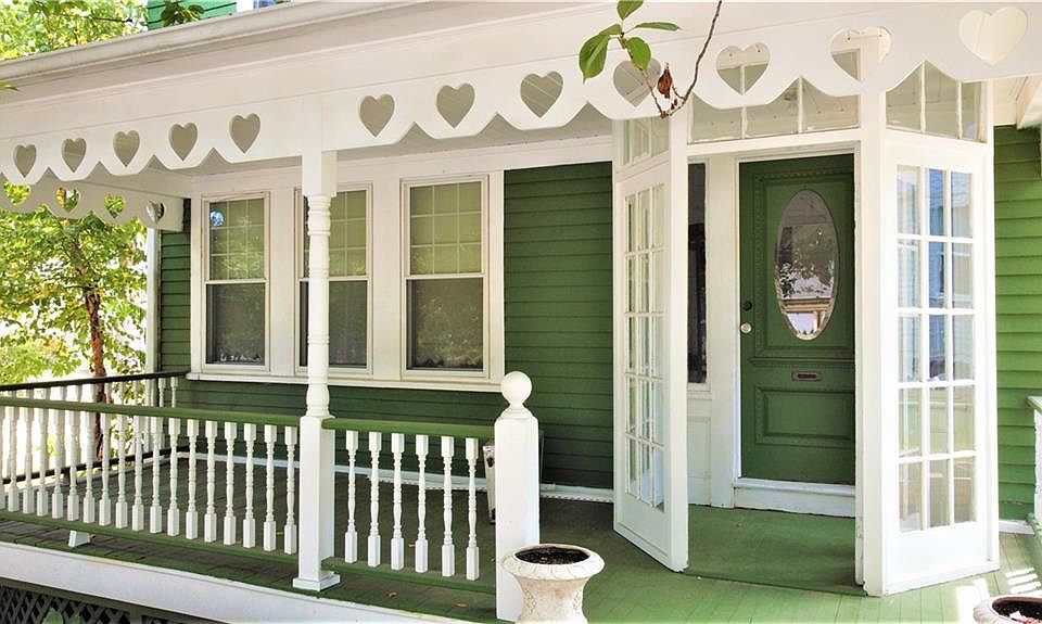 356 Winter St, Woonsocket, RI 02895 Zillow