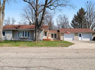 605 S Anderson St, Plainwell, MI 49080