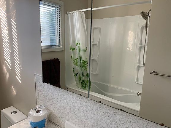 4th image of 691 Lorette Ave #1A