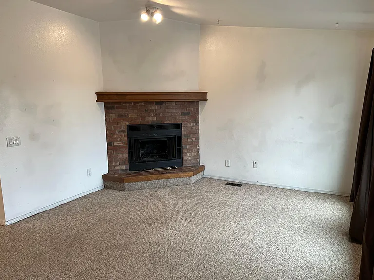 8943 Washburn St #B — Photo 7