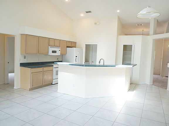 5th image of 120 Crosstide Cir