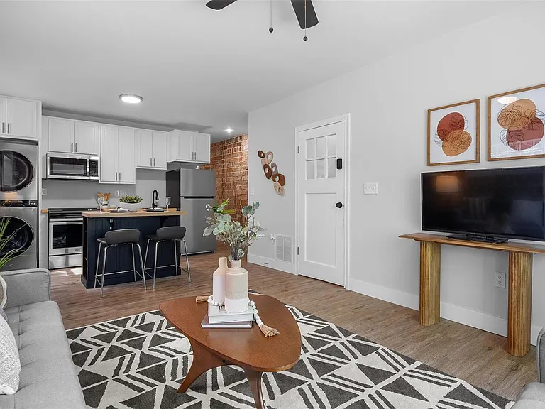 5303 Bancroft Ave #2W — Photo 8