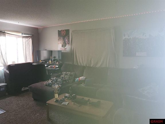 4th image of 512 E 2nd St