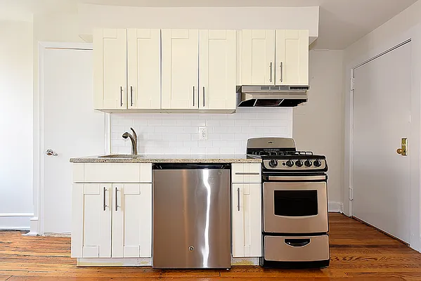 Rented by Buchbinder & Warren | media 12