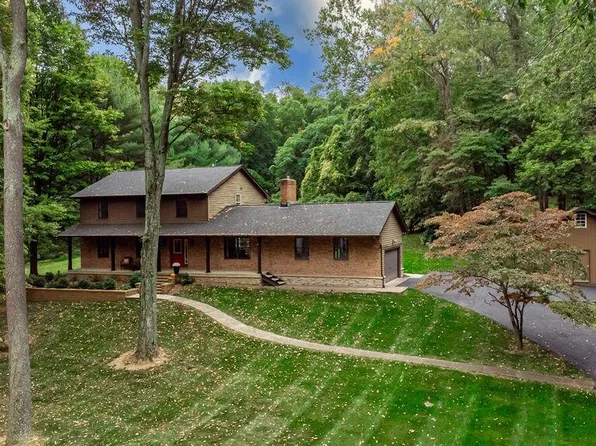 11 Denbigh Dr, Granville, OH 43023