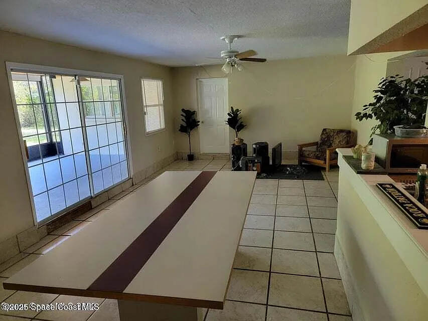 5 bed, 3.0 bath, 2078 sqft, $700 — Photo 4