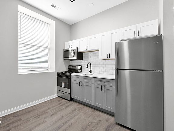 5th image of 801-05 E Drexel Sq #805-2I