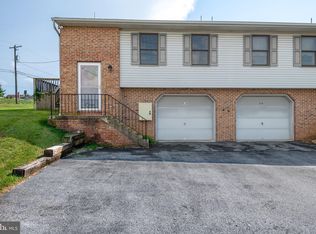 638 Fulton St, Akron, PA 17501